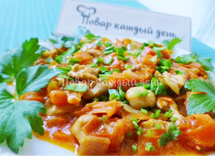 Гуляш из курицы с подливкой