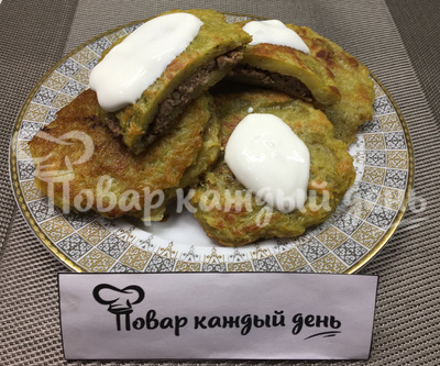 Картофельные драники «Деруны с мясом»