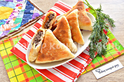 Беляши с мясом на сковороде