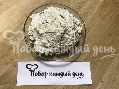 Закуска из огурца с творогом и чесноком