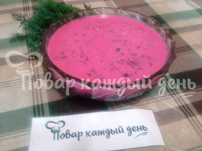 Холодный суп со свеклой