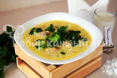 Сырный суп с брокколи и курицей