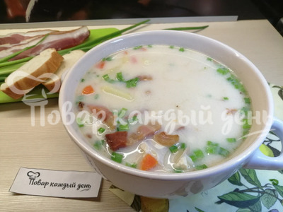 Сырный суп с курицей и беконом